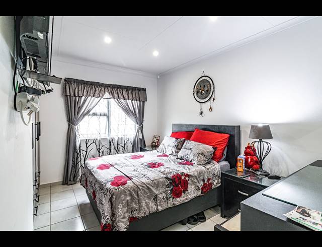3 BEDROOM SECTIONAL TITLE FOR SALE IN BRACKENDOWNS